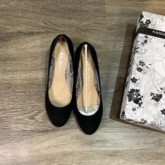 CL by laundry Nanette black suede heels size 8 - Picture 4 of 7